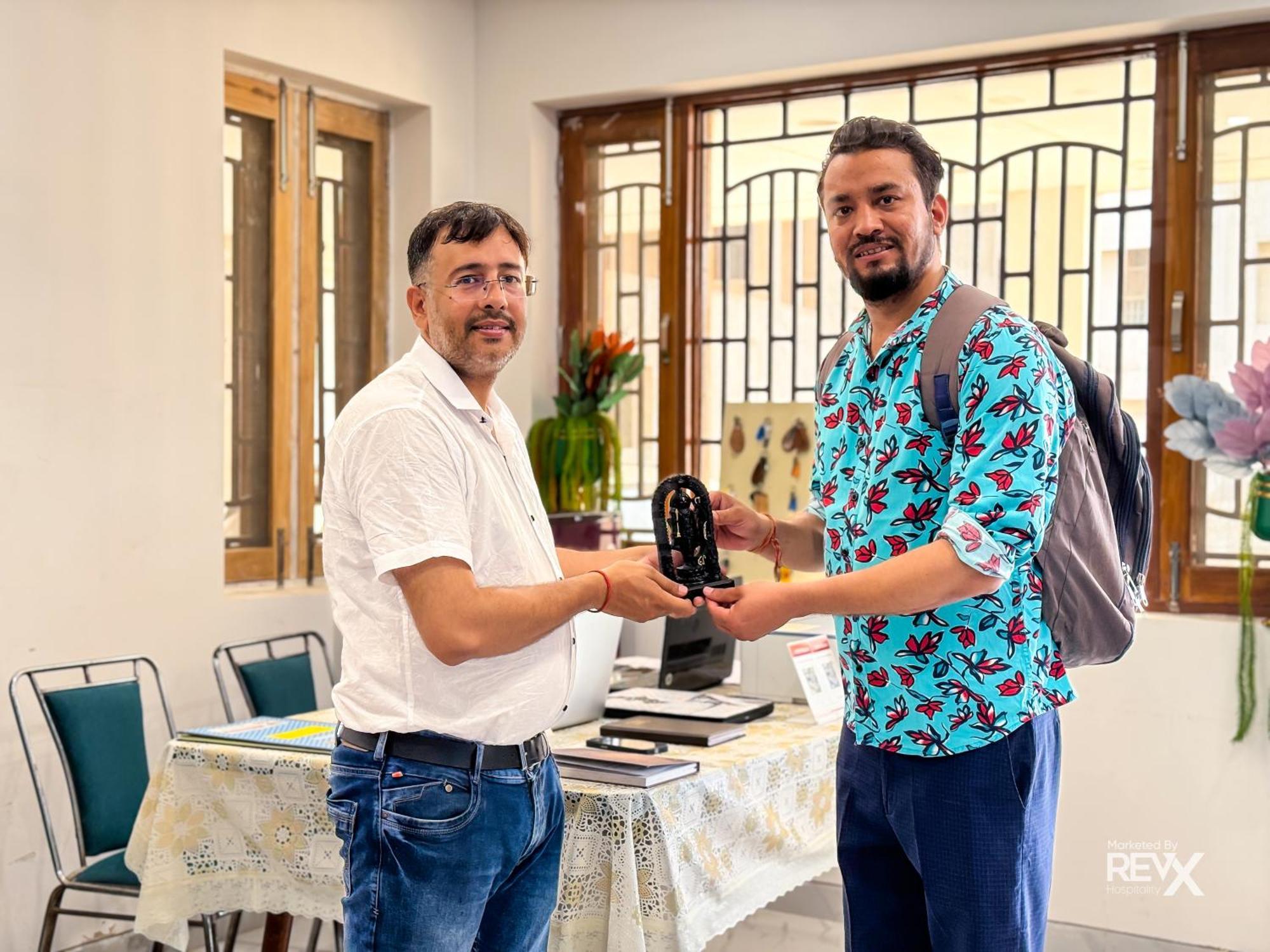 Guru Sadan A Luxe Stay Ayodhya Εξωτερικό φωτογραφία