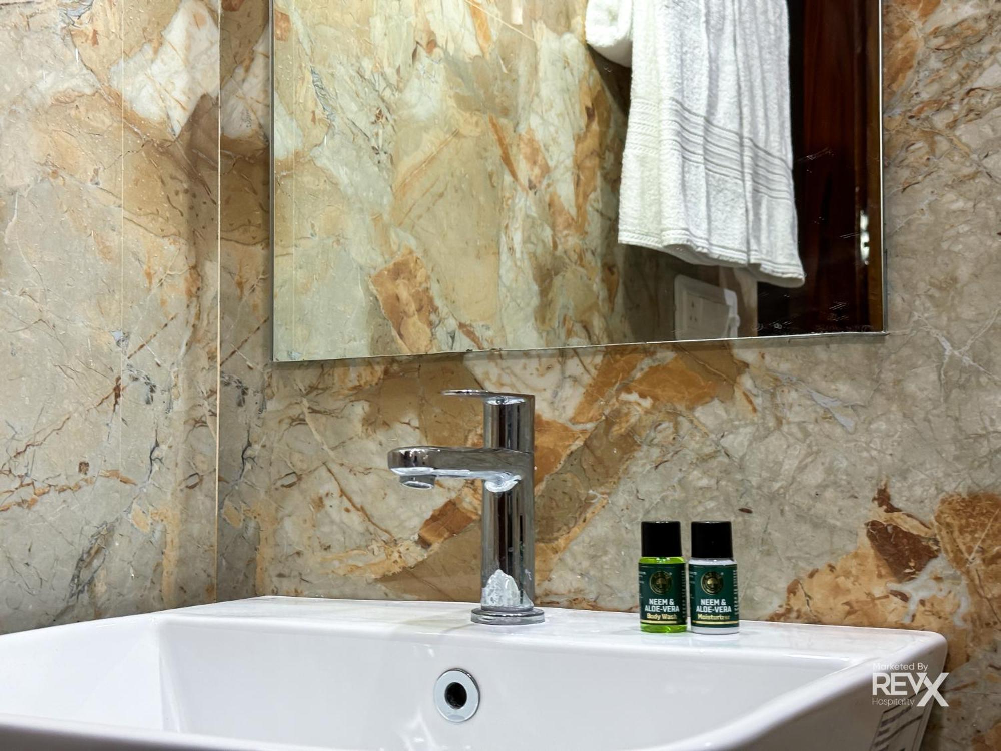 Guru Sadan A Luxe Stay Ayodhya Εξωτερικό φωτογραφία